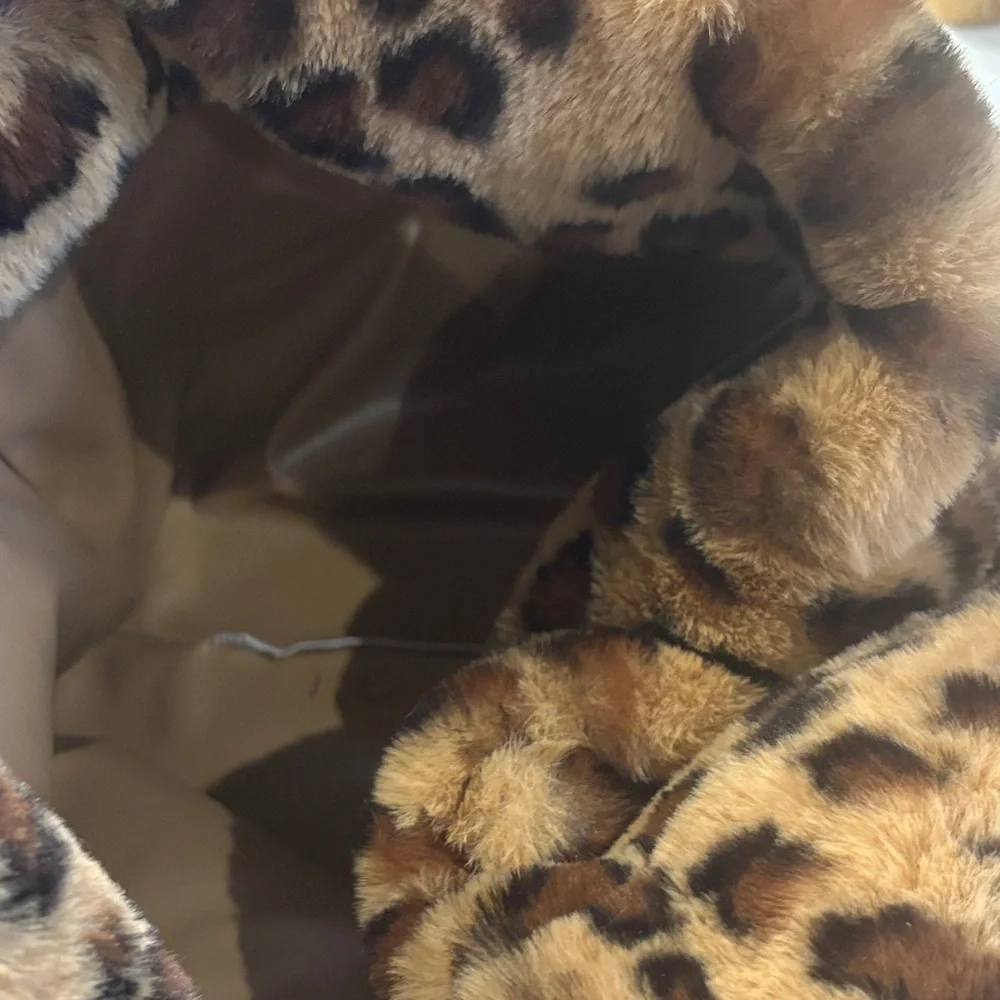 Leopard Print Faux Fur Tote Bag - Picture 5 of 7